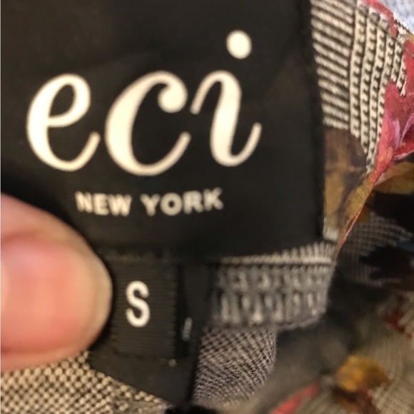 WOMEN’S plaid and floral ECI mid length skirt. Size small. - Picture 6 of 10